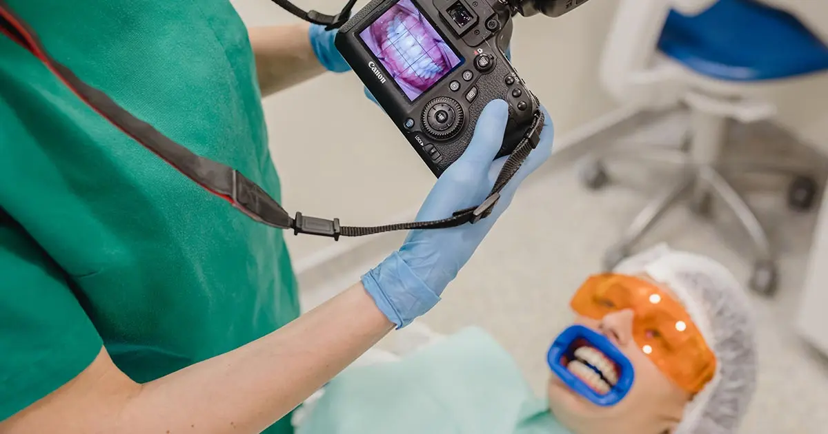 How does teeth whitening work?