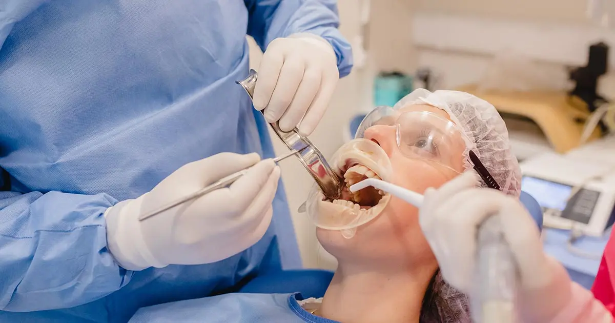 Should wisdom teeth be extracted?